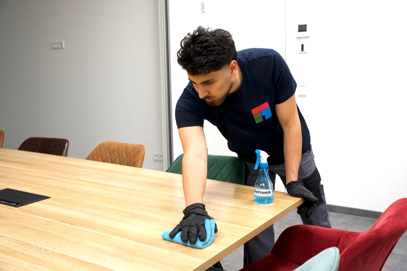 Detailreinigung im gewerblichen Objekt durch Reinwerk