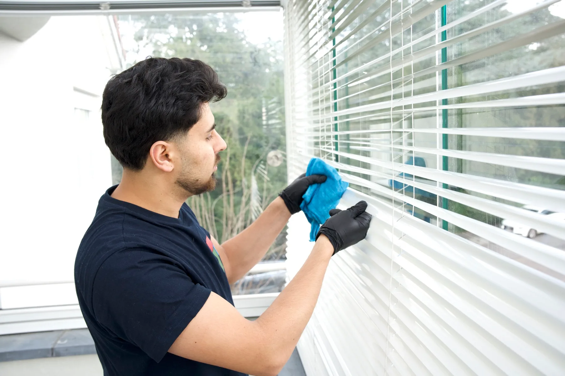 Professionelle Fensterreinigung mit Reinwerk Ausrüstung